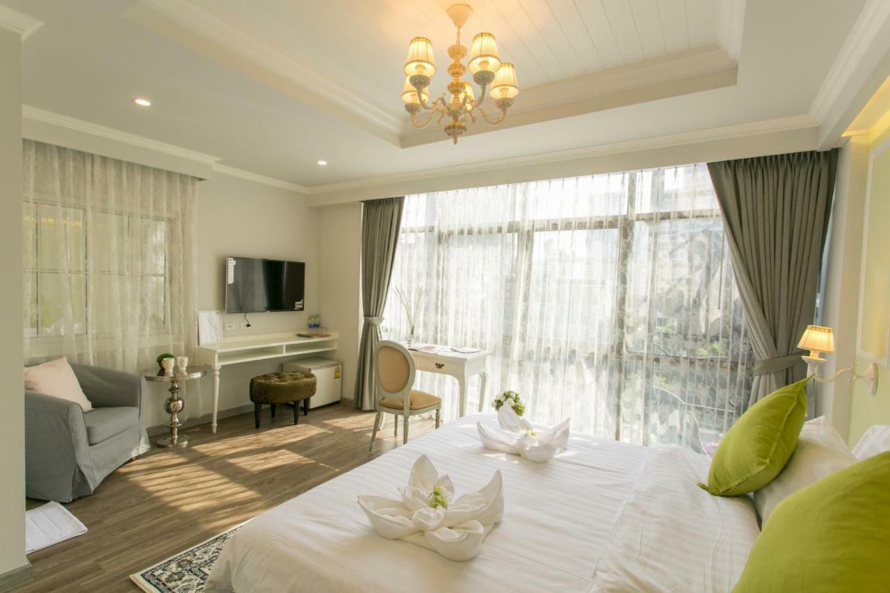 Mali @Silom Boutique Hotel バンコク都 エクステリア 写真